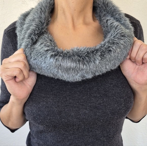 Vtg. Kathy Ireland Wool Blend Faux Shawl collar  Sweater - Picture 3 of 16